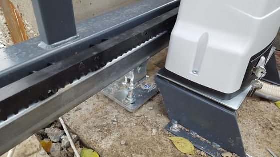 1000 X 12 X 30 Mm Cổng trượt Giá đỡ bằng sắt Cổng trượt tự động Giá đỡ bằng thép Nylon