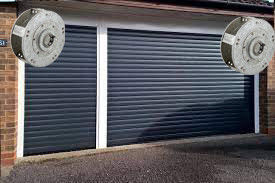 Cửa cuốn 200x48 Hộp lò xo cổng thép phẳng
