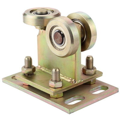 Cổng tự động hóa màu vàng kẽm với 3 bánh xe