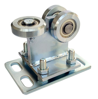 Cổng tự động hóa màu vàng kẽm với 3 bánh xe